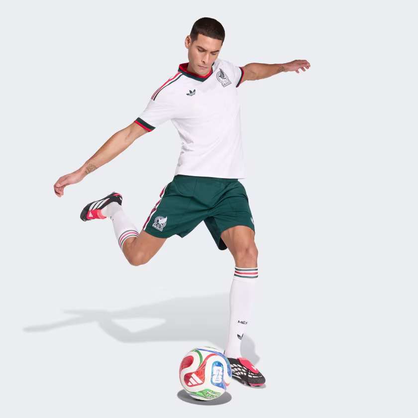 SHORTS VISITANTES SELECCIÓN NACIONAL DE MÉXICO 26